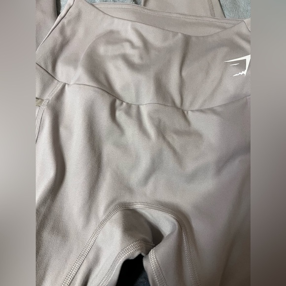 Muted gray sheer Gymshark leggings size small - Picture 3 of 8